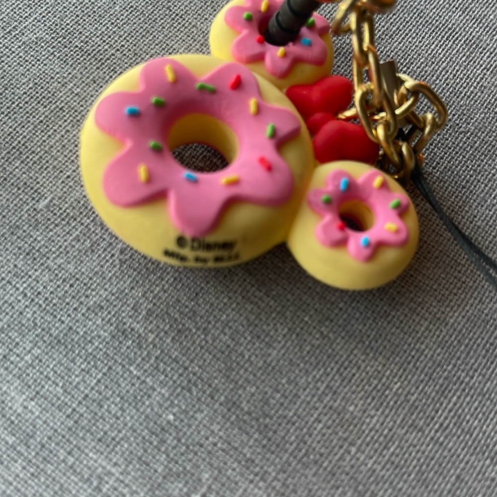 Disney Women’s “Have Courage and Be Kind” Tank Top & Donut w/Sprinkles Keychain - Picture 7 of 7